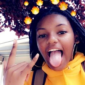 Meet your Posher, Cayla